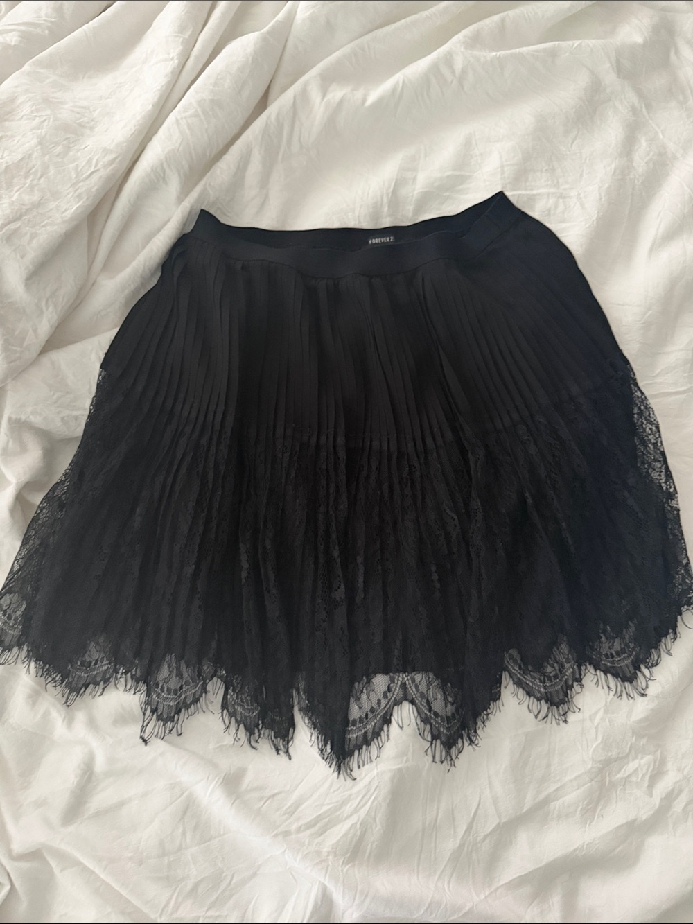Forever 21 Black Pleated Lace-Trim Mini Skirt x’s/ small